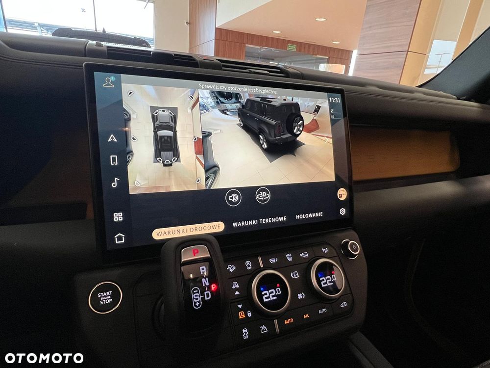 Land Rover Defender - 18