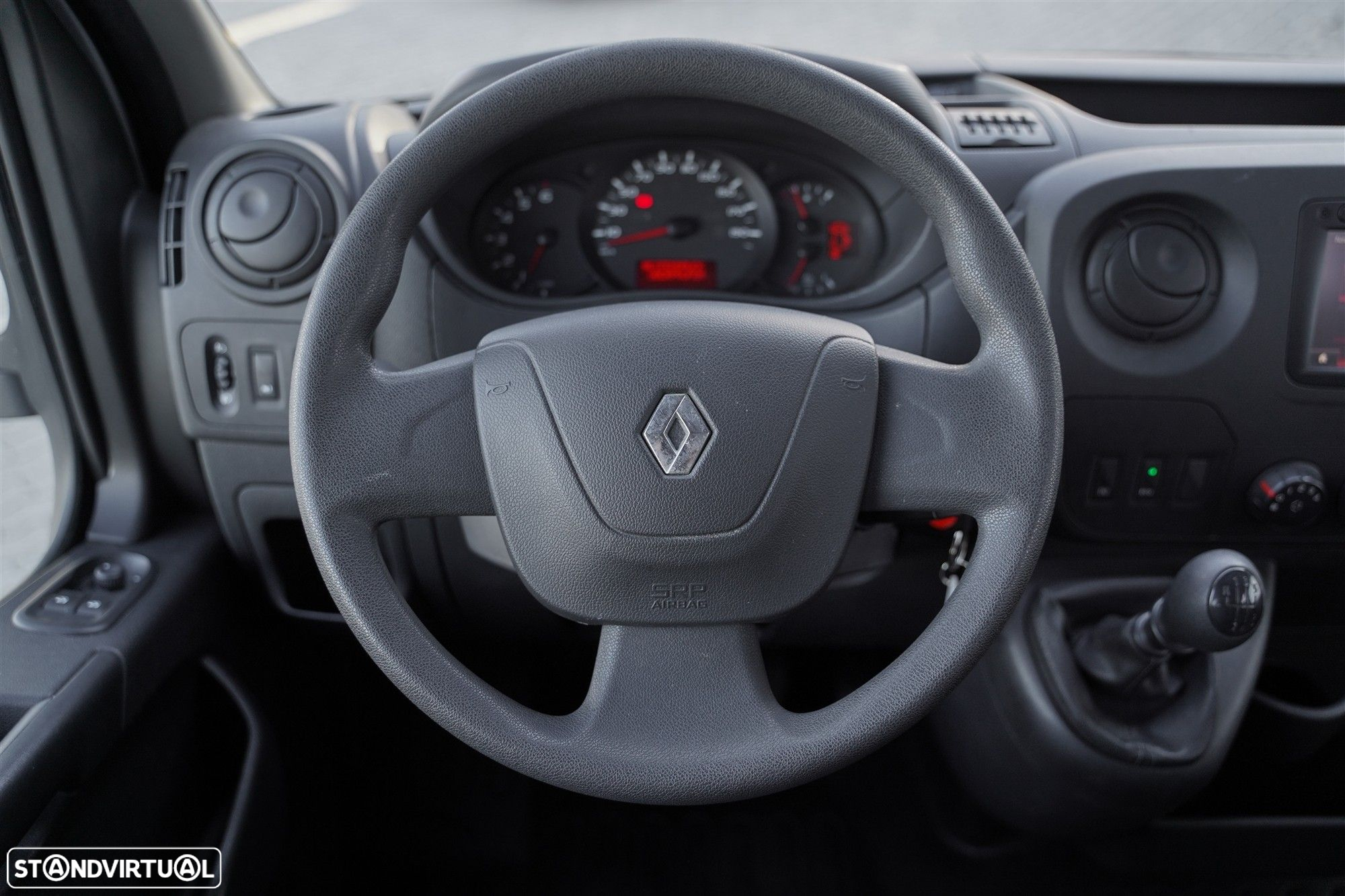 Renault Master 2.3 dCi L2H2 3.3T SS - 19