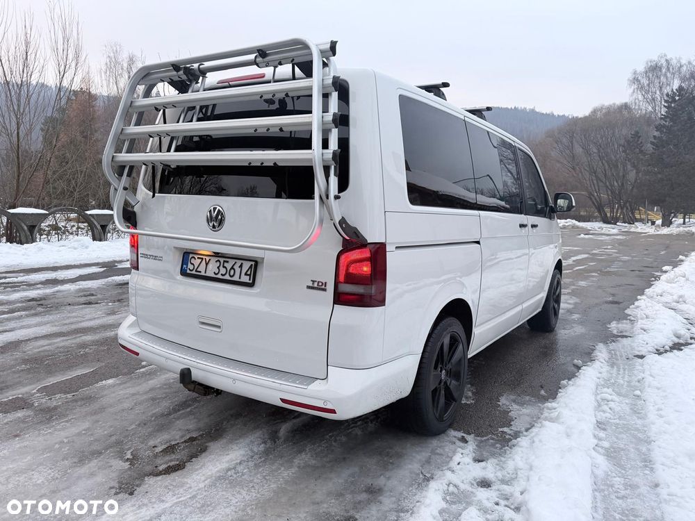 Volkswagen Multivan - 12