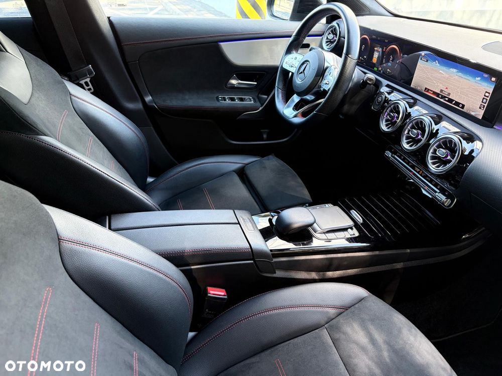 Mercedes-Benz CLA 250 E AMG Line 8G-DCT - 14