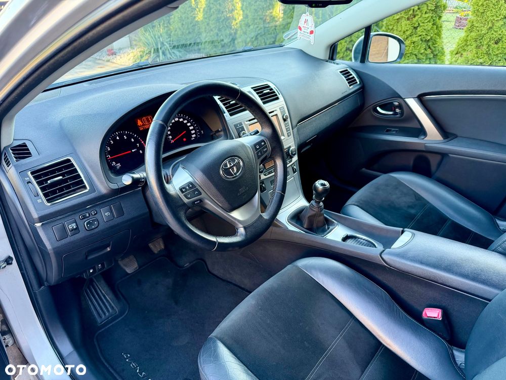 Toyota Avensis 1.8 Executive - 14