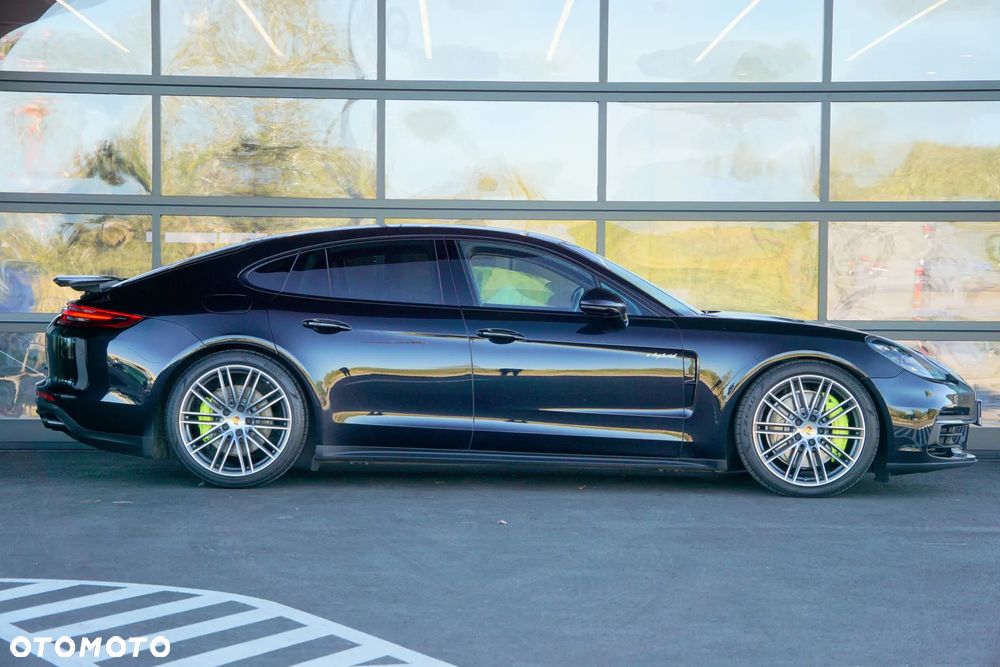 Porsche Panamera 4 E-Hybrid 10 Years Edition - 5