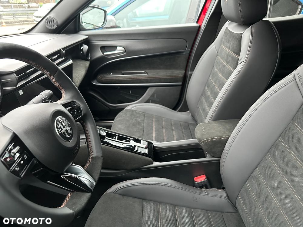 Alfa Romeo Junior 1.2 mHEV Ibrida Intensa eDCT - 4