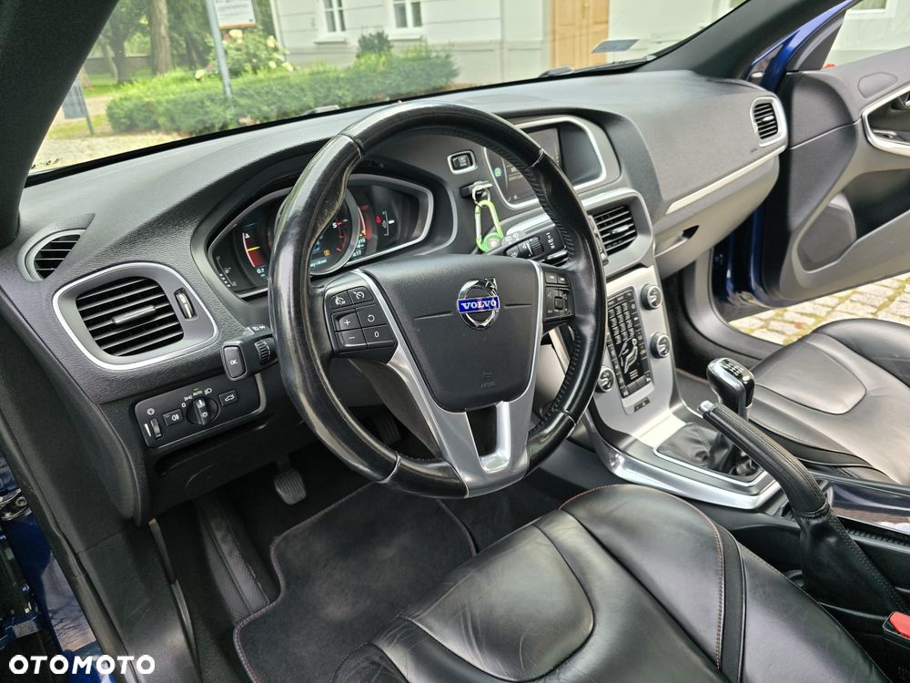 Volvo V40 D4 Ocean Race - 9