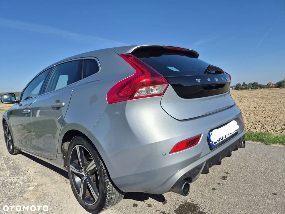 Volvo V40 D2 R-Design - 8