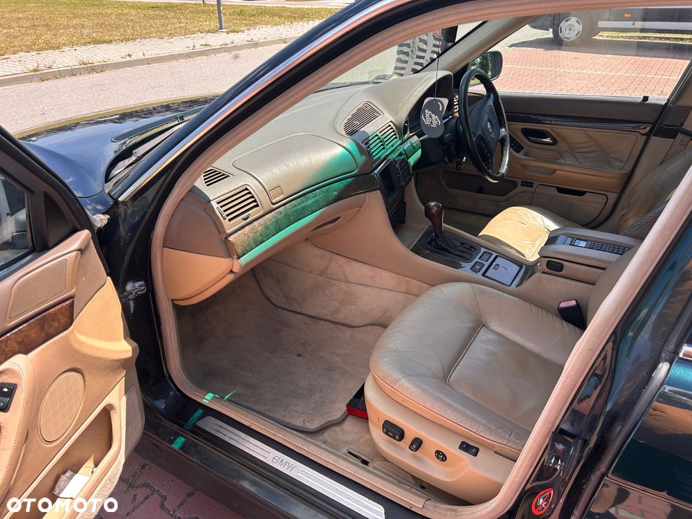 BMW Seria 7 750iL - 4