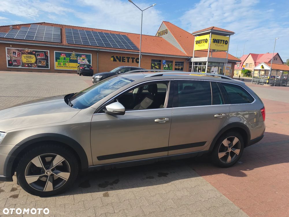 Skoda Octavia Scout 2.0 TDI 4x4 DSG - 12