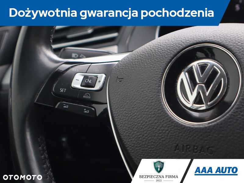 Volkswagen Passat - 20