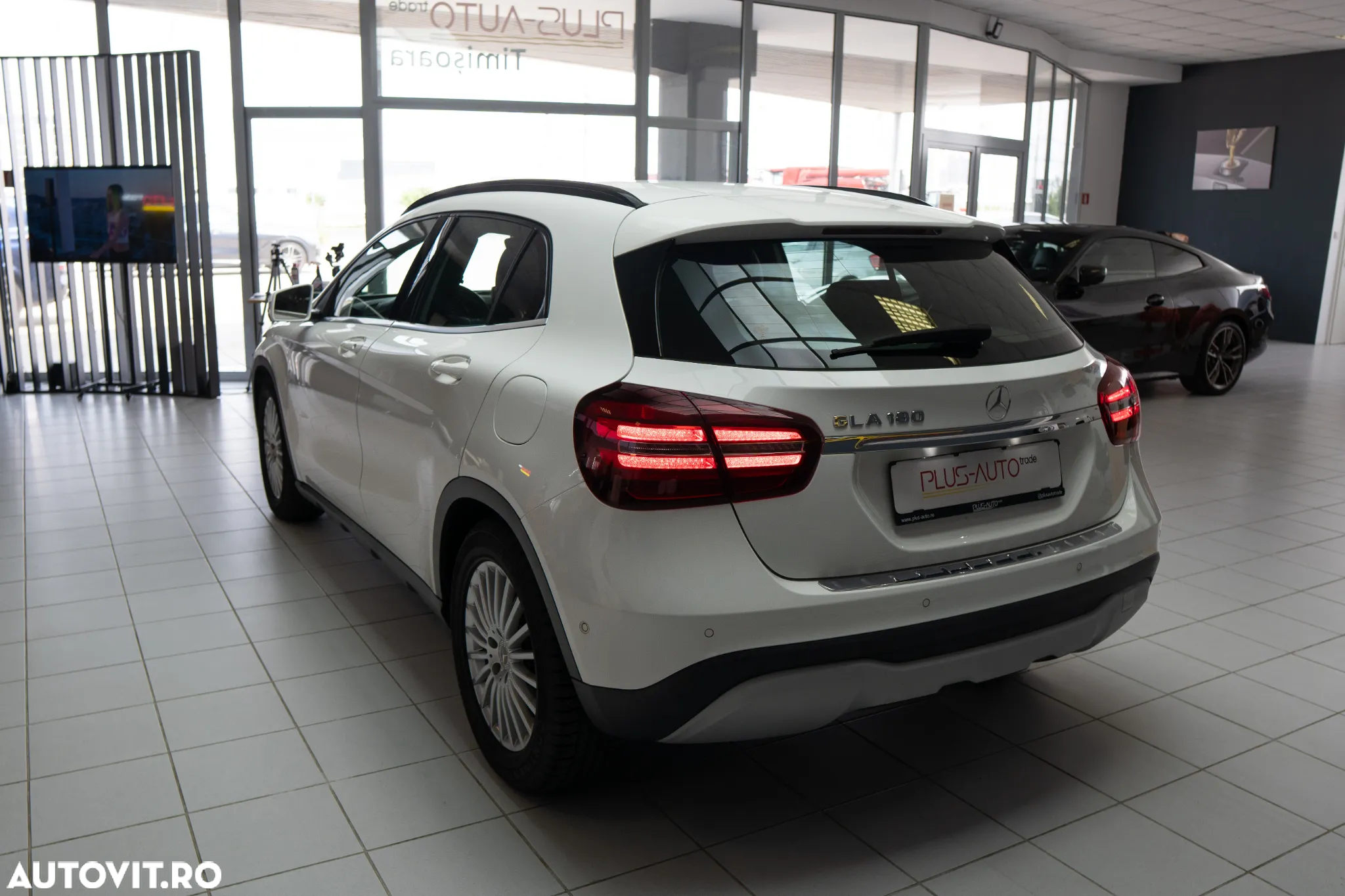 Mercedes-Benz GLA - 18
