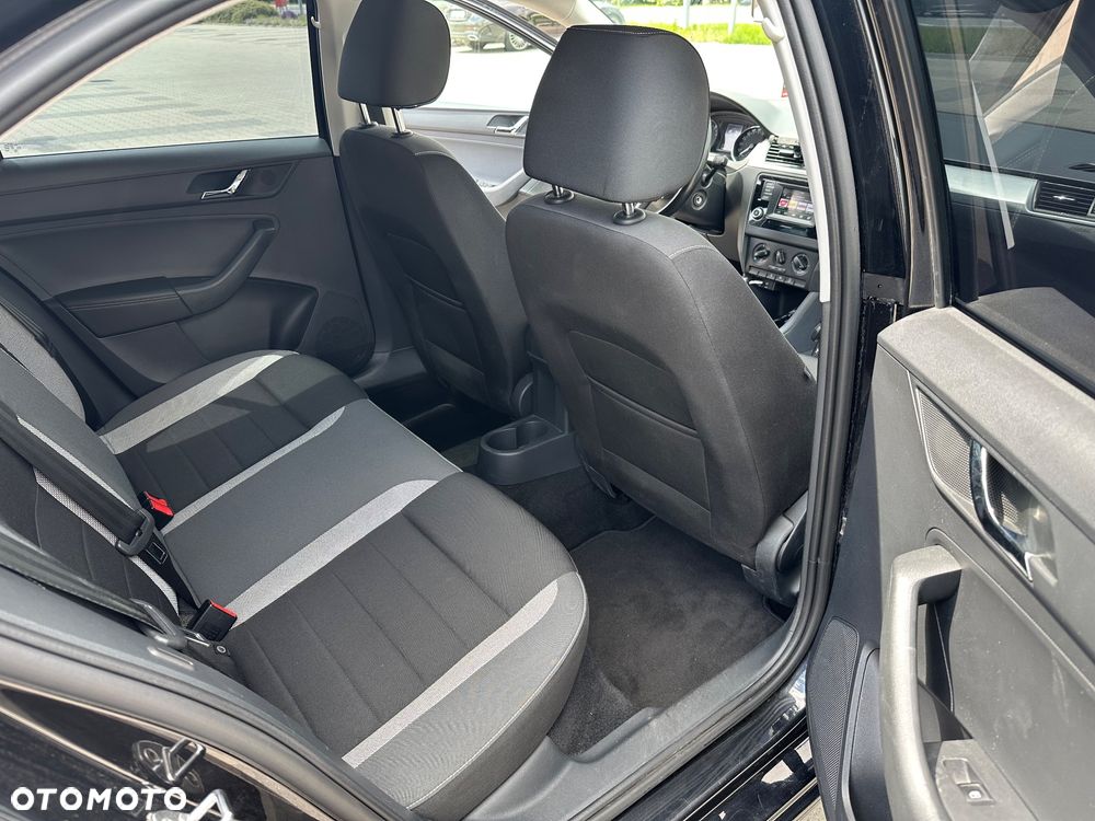 Skoda RAPID 1.2 TSI Ambition - 7