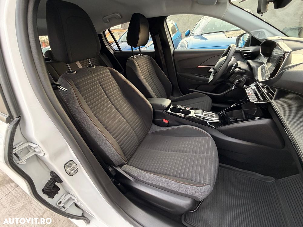 Peugeot 208 1.2 L PureTech STT EAT8 Allure - 16