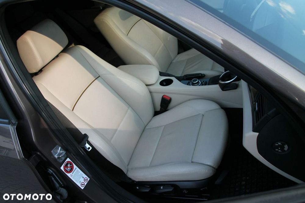 BMW X1 xDrive20d - 12