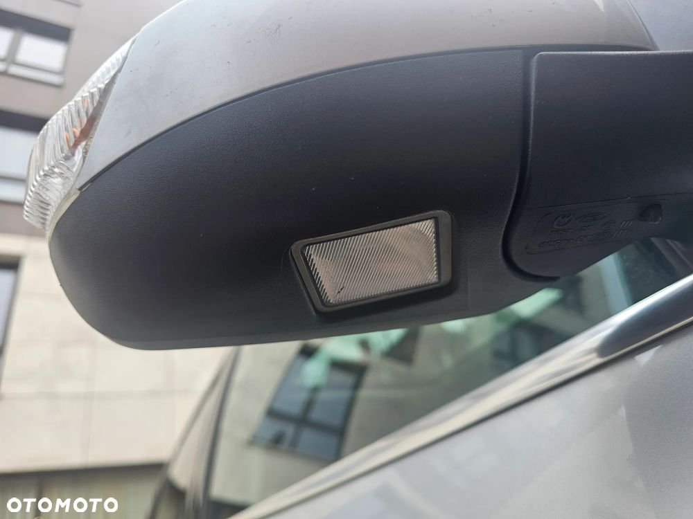 Ford Grand C-MAX - 33