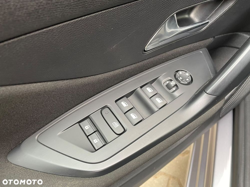 Peugeot 308 1.2 PureTech Active Pack S&S - 20