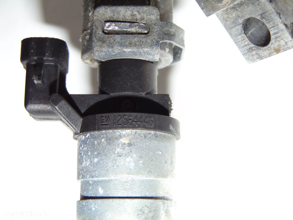 KOMPLET wtryski wtrysk wtryskiwacz paliwa 12564446 Opel Vectra C Signum benzyna 2.2 - 7