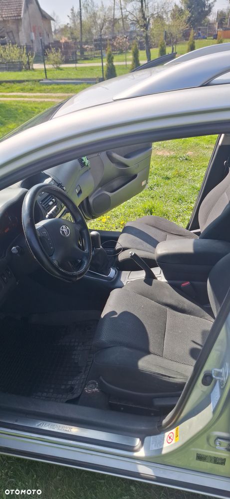 Toyota Avensis 2.0 D-4D Combi - 9