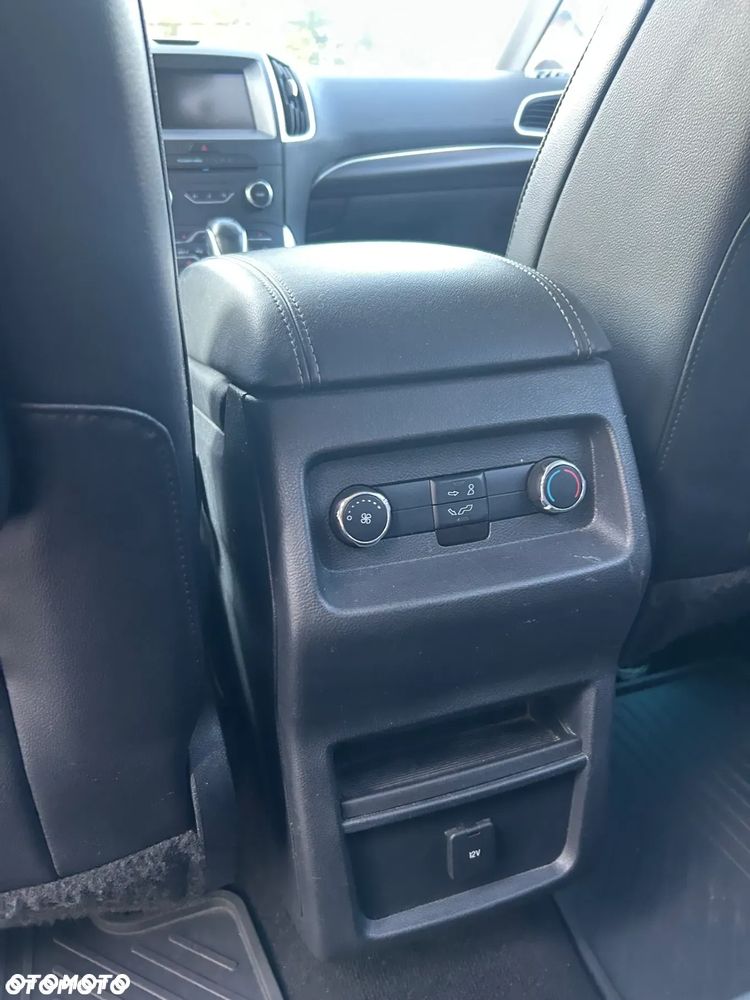 Ford Galaxy - 13