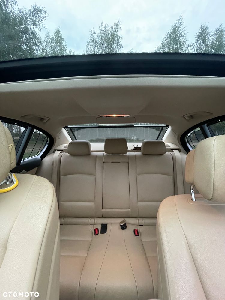 BMW Seria 5 - 16