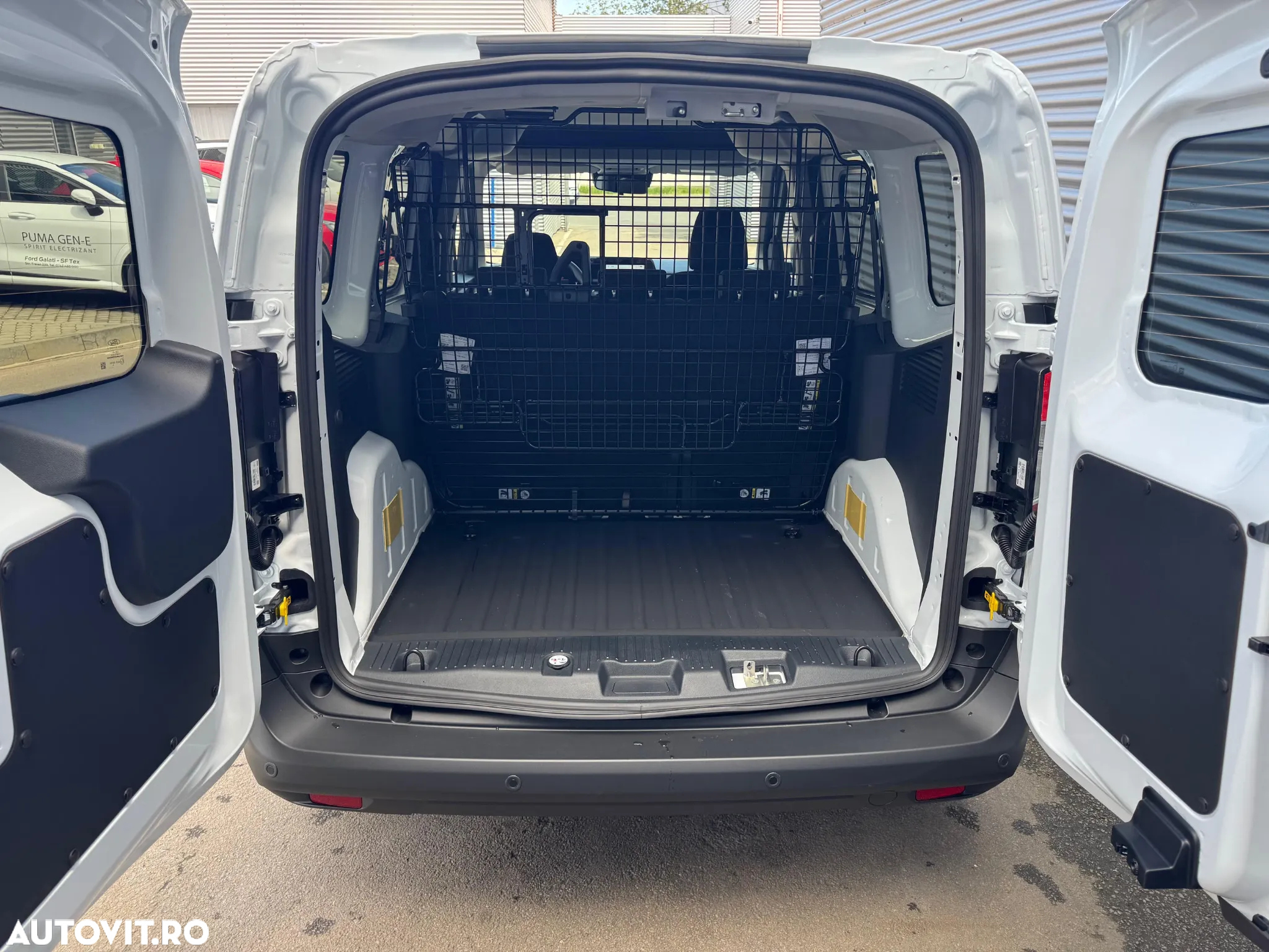 Ford Courier - 14