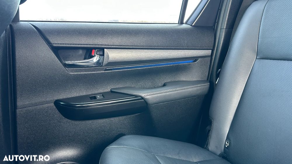 Toyota Hilux 2.8D 204CP 4x4 Double Cab AT Invincible Color Edition - 27