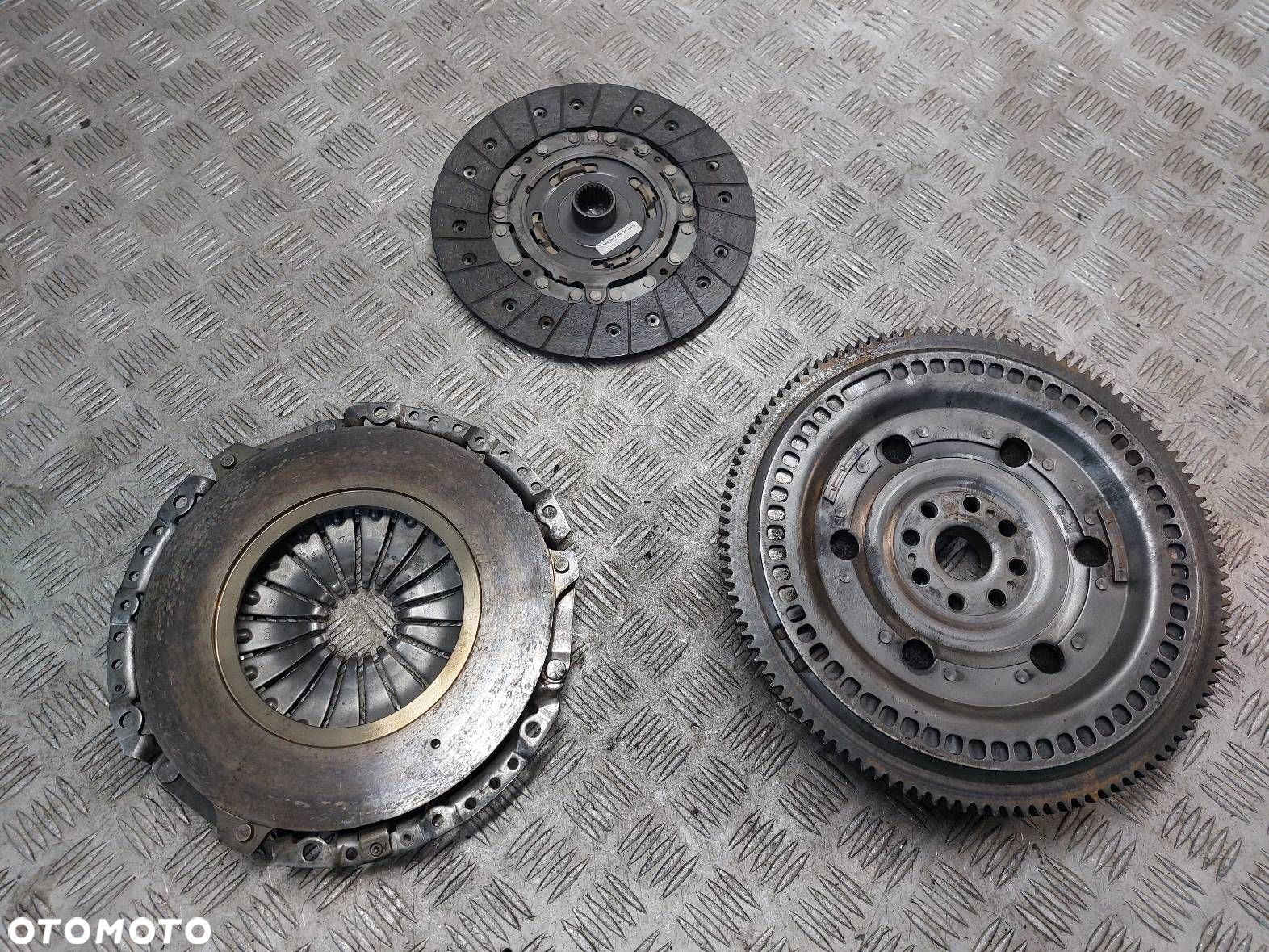 KOŁO DWUMASOWE + TARCZA + DOCISK FORD MONDEO MK4 1.8 TDCI 415064710 - 8