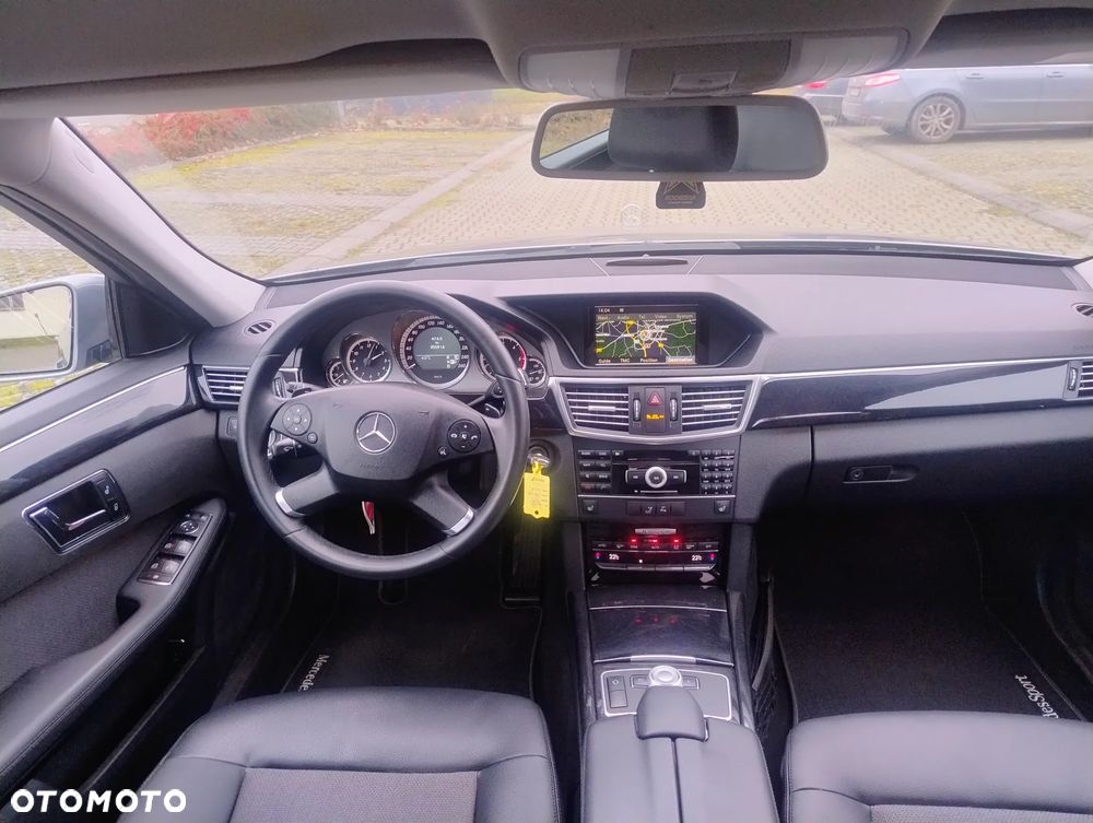 Mercedes-Benz Klasa E 350 CDI DPF BlueEFFICIENCY 7G-TRONIC Avantgarde - 16