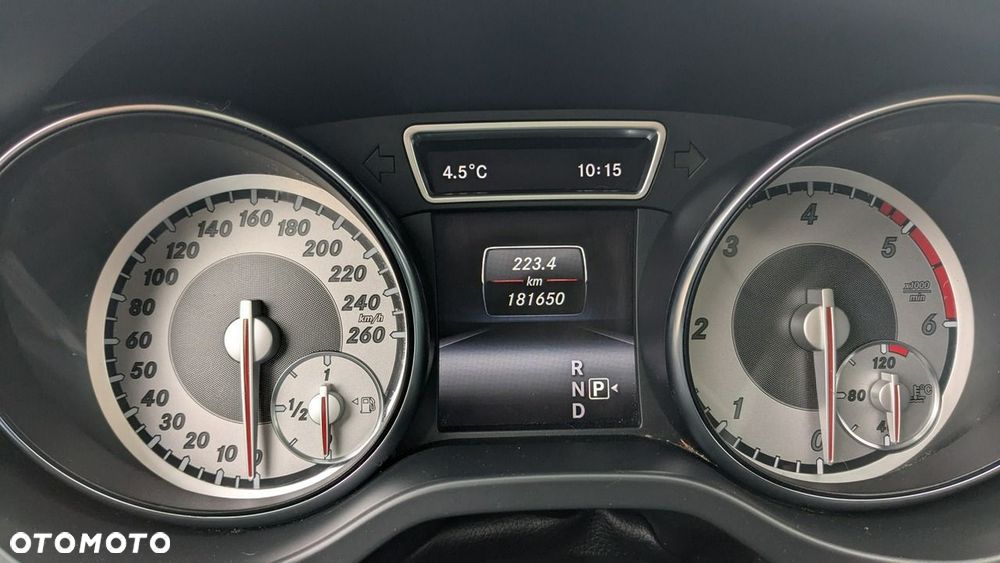 Mercedes-Benz GLA - 23
