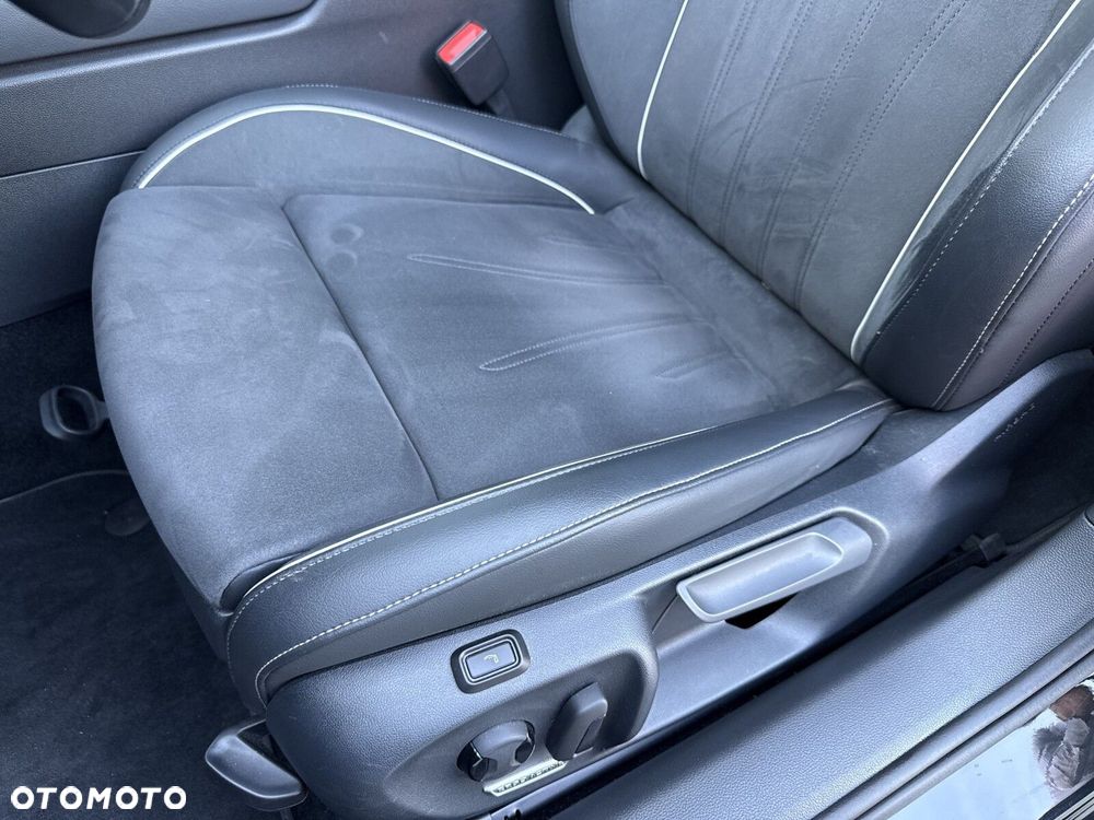 Volkswagen Passat Variant 2.0 TDI SCR Elegance DSG - 18