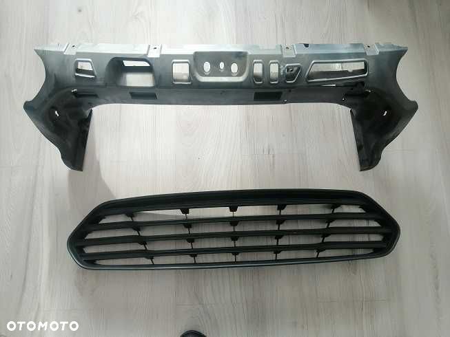 Wzmocnienie zderzaka Ford Transit Courier od 2014 do 2018 roku - 7