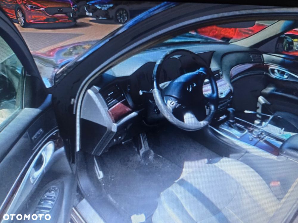 Infiniti Q70 3.7 Sport Tech EU6 - 7
