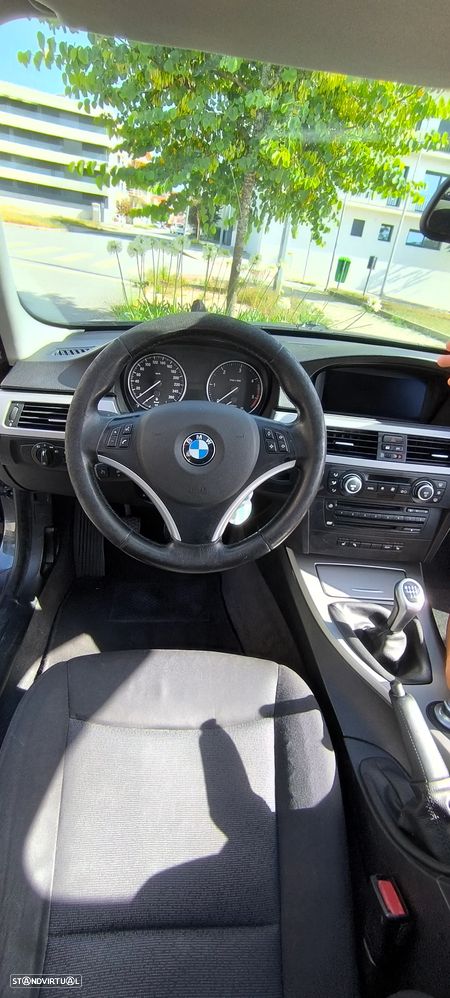 BMW 320 d Dynamic - 9