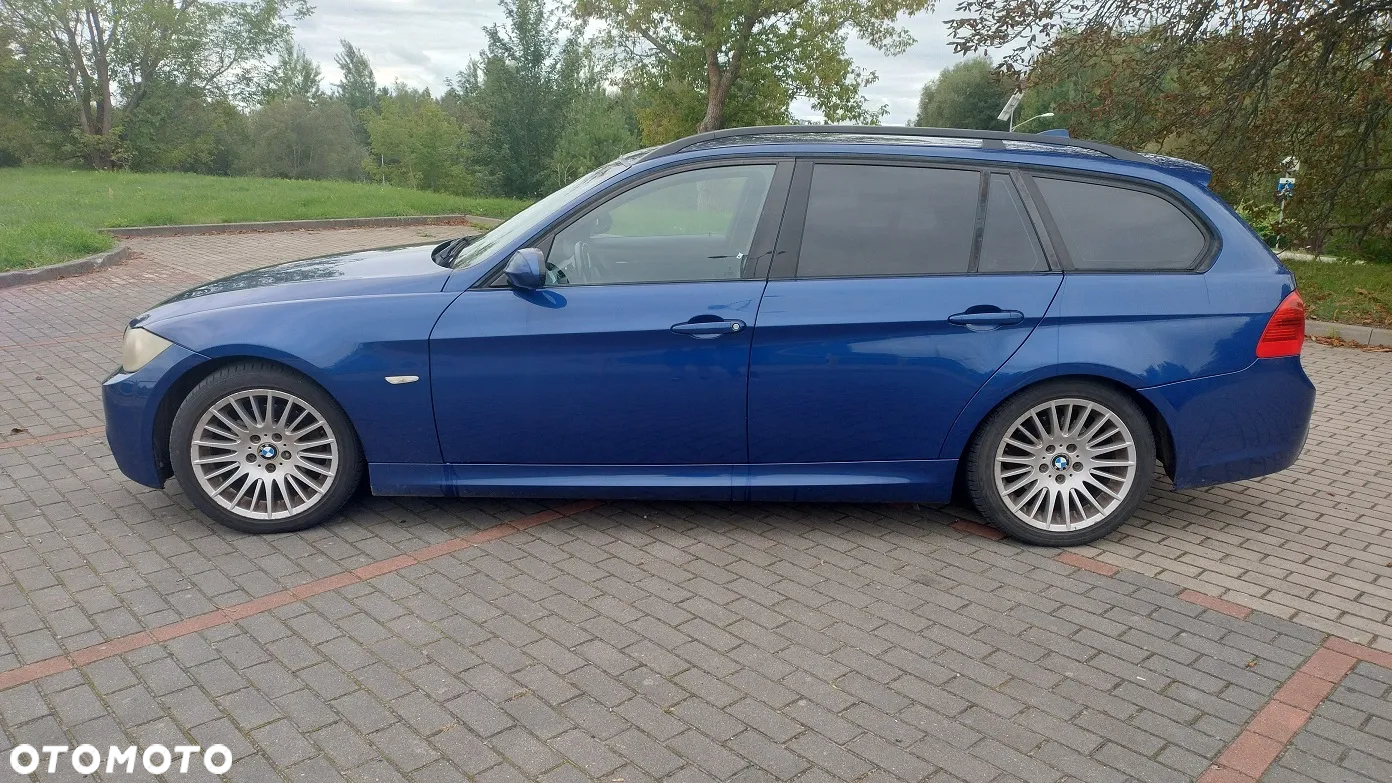 BMW Seria 3 318i Touring - 2