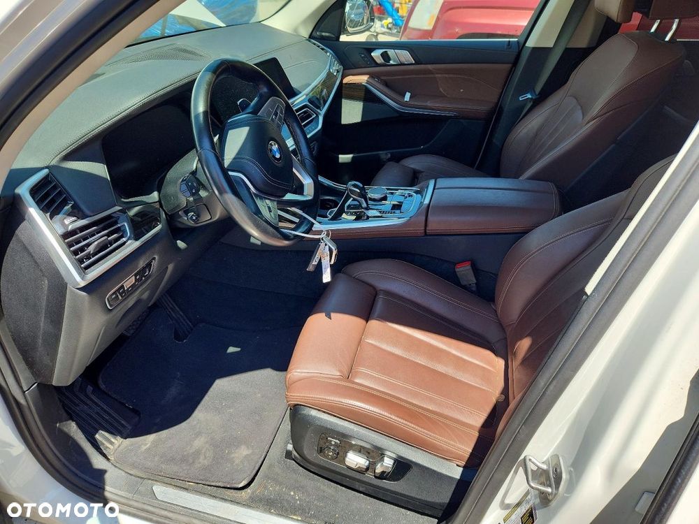 BMW X7 xDrive40i - 8