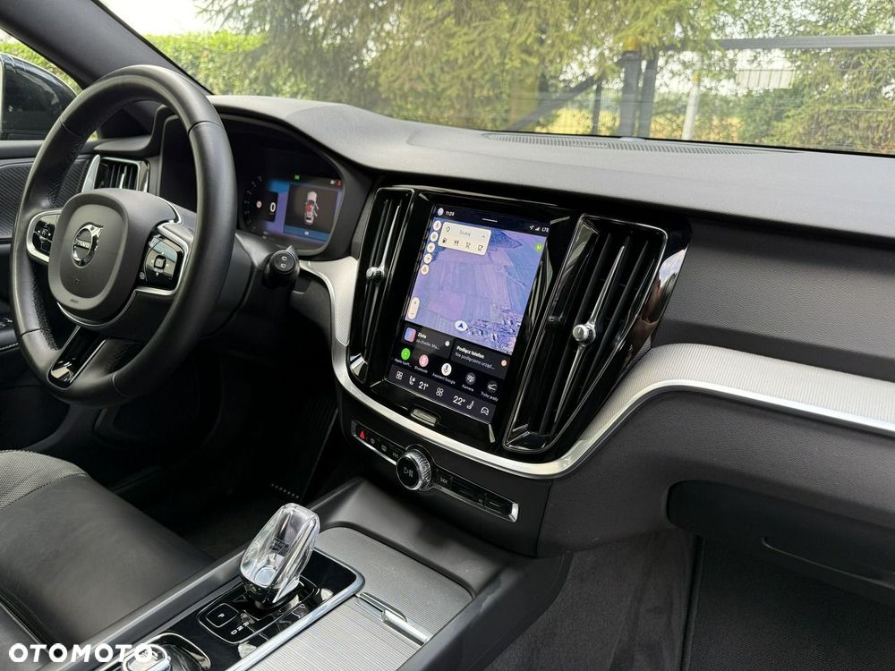 Volvo V60 Cross Country B4 D AWD Plus - 11