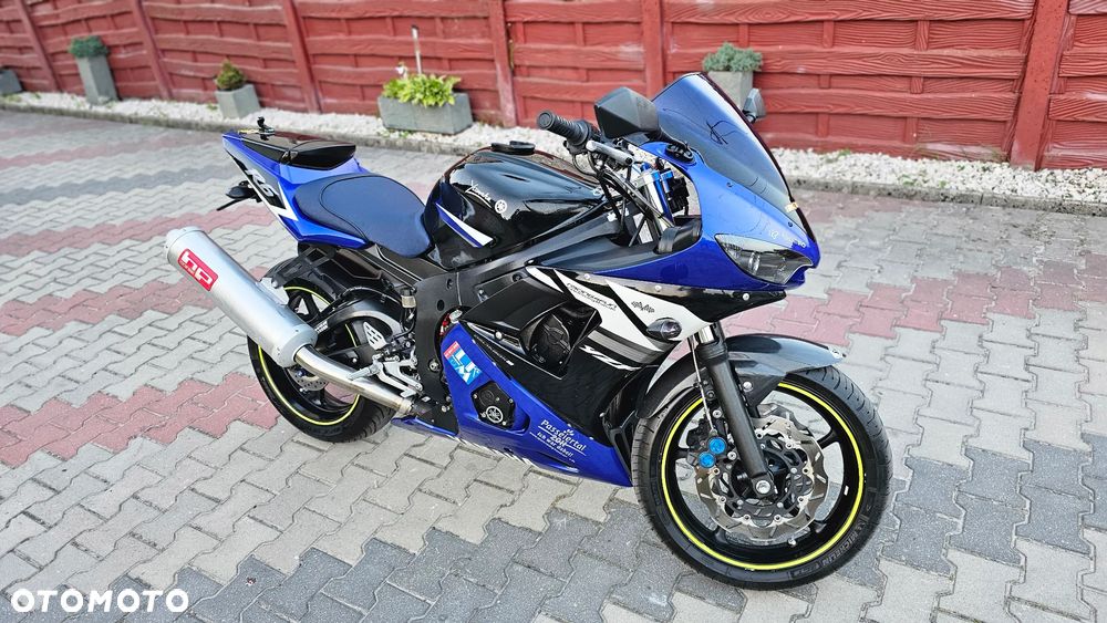 Yamaha R6 - 12