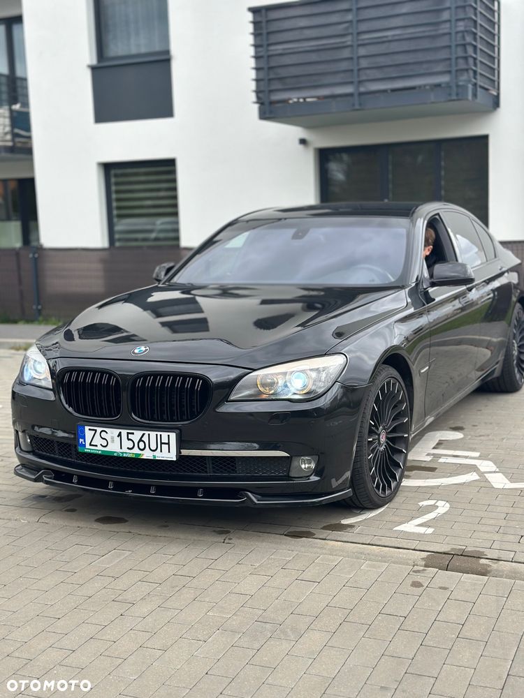 BMW Seria 7 750i - 17