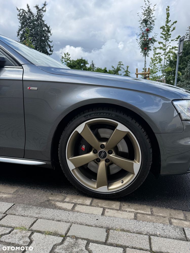 Audi A4 Limousine - 15