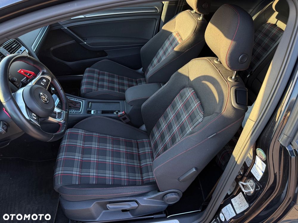Volkswagen Golf GTI 2.0 TSI OPF DSG Performance - 13