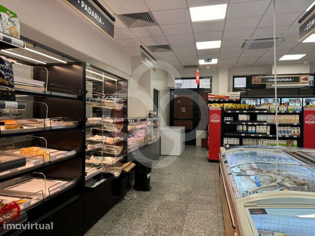 Atenção investidores loja com supermercado de bandeira a funcionar ... - Grande imagem: 3/19