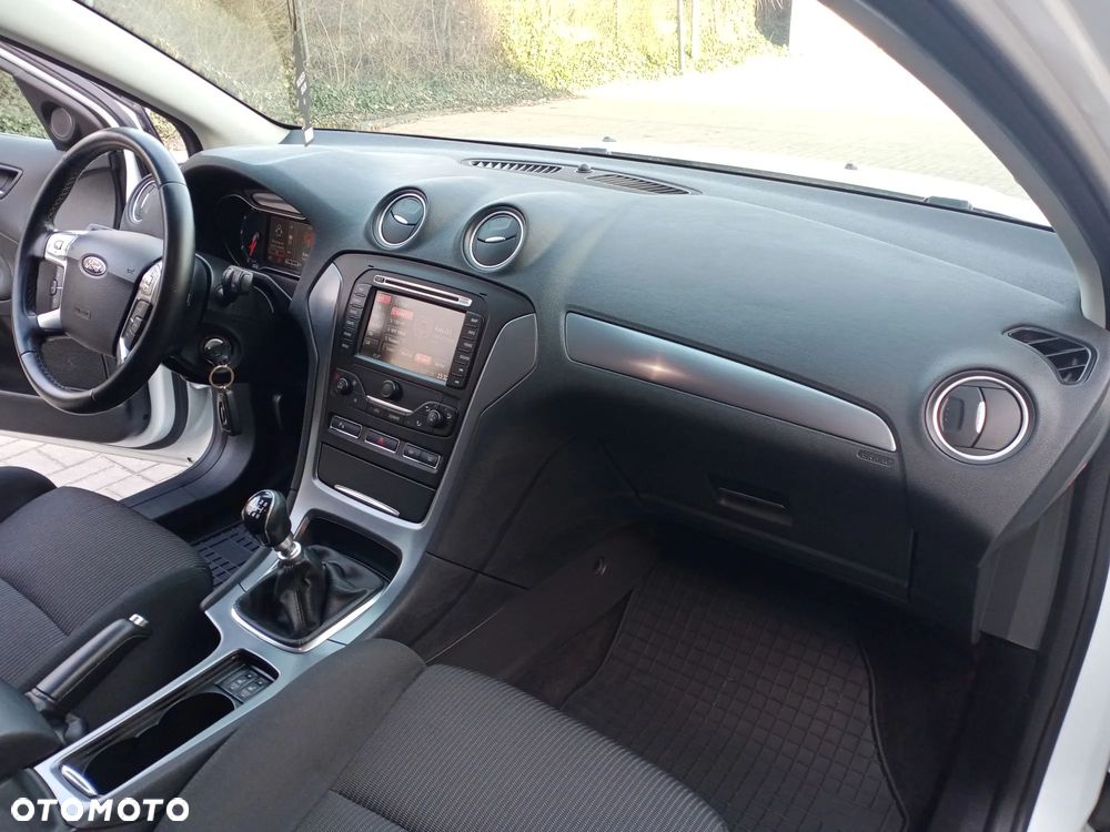 Ford Mondeo 2.0 TDCi Titanium - 19