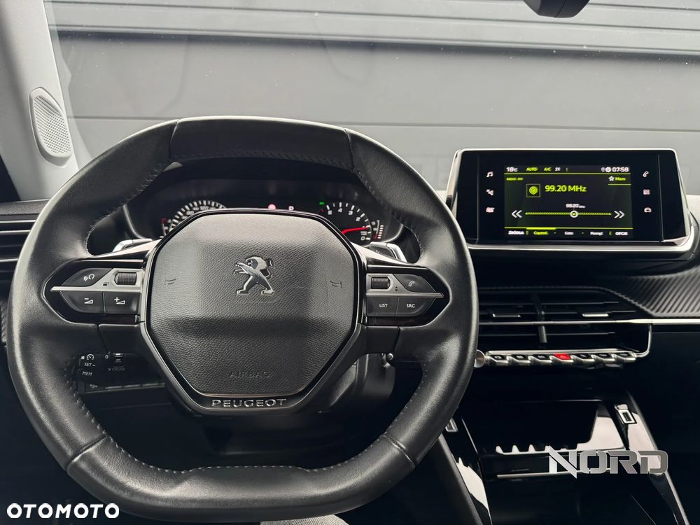 Peugeot 2008 PureTech 130 EAT8 Allure - 16