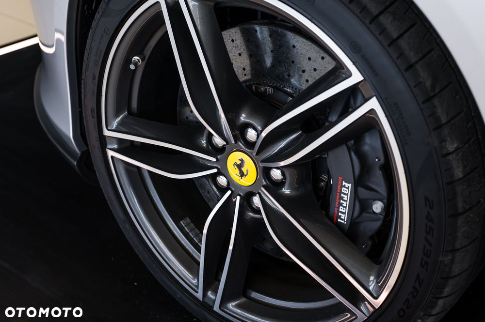 Ferrari Roma Spider - 21