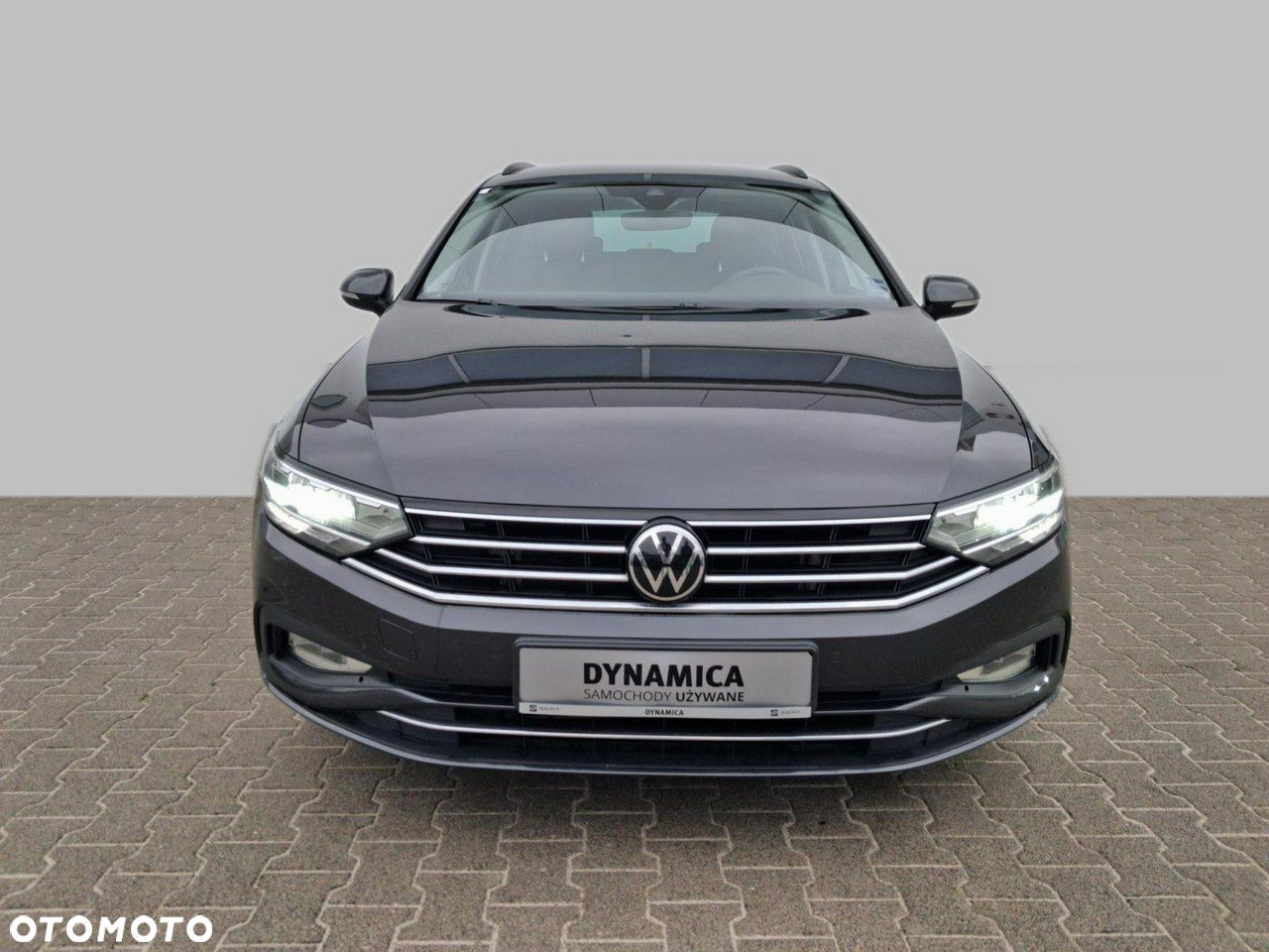Volkswagen Passat - 2
