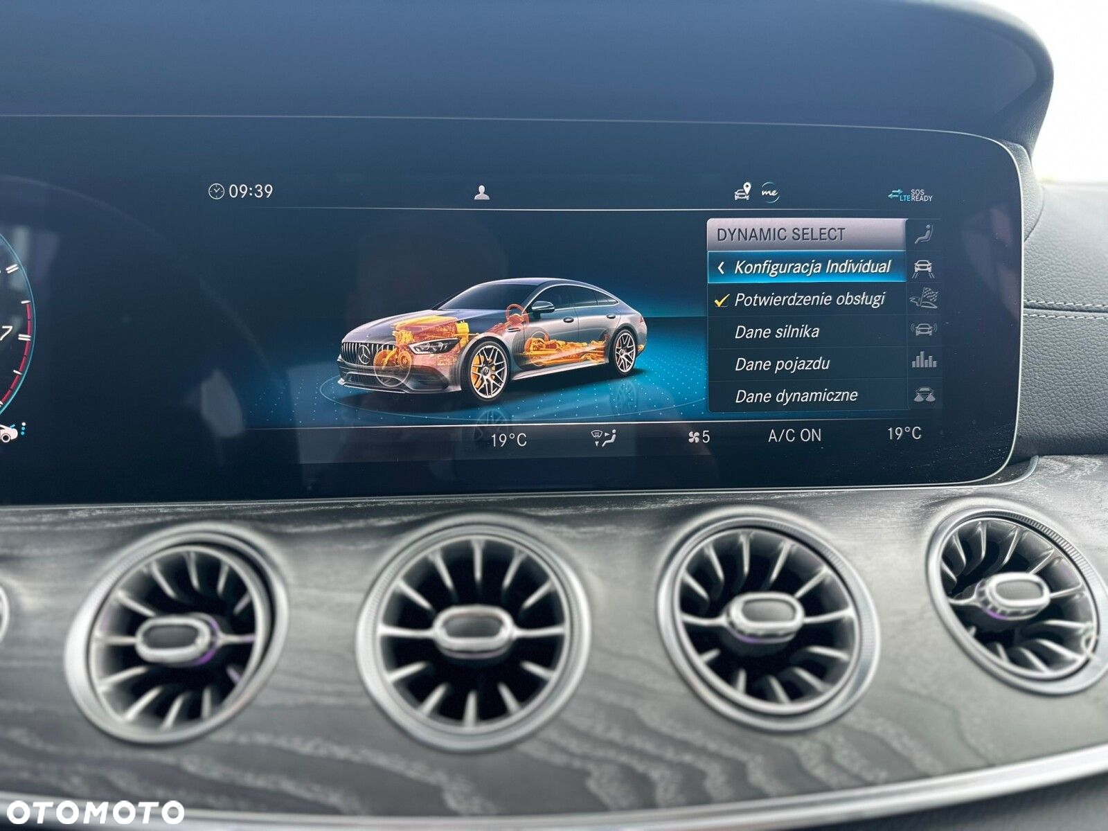 Mercedes-Benz AMG GT 43 4-Matic+ - 23