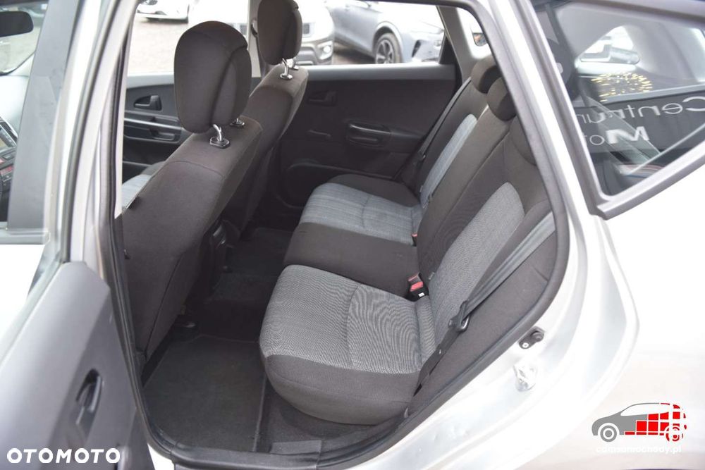Kia Ceed - 14