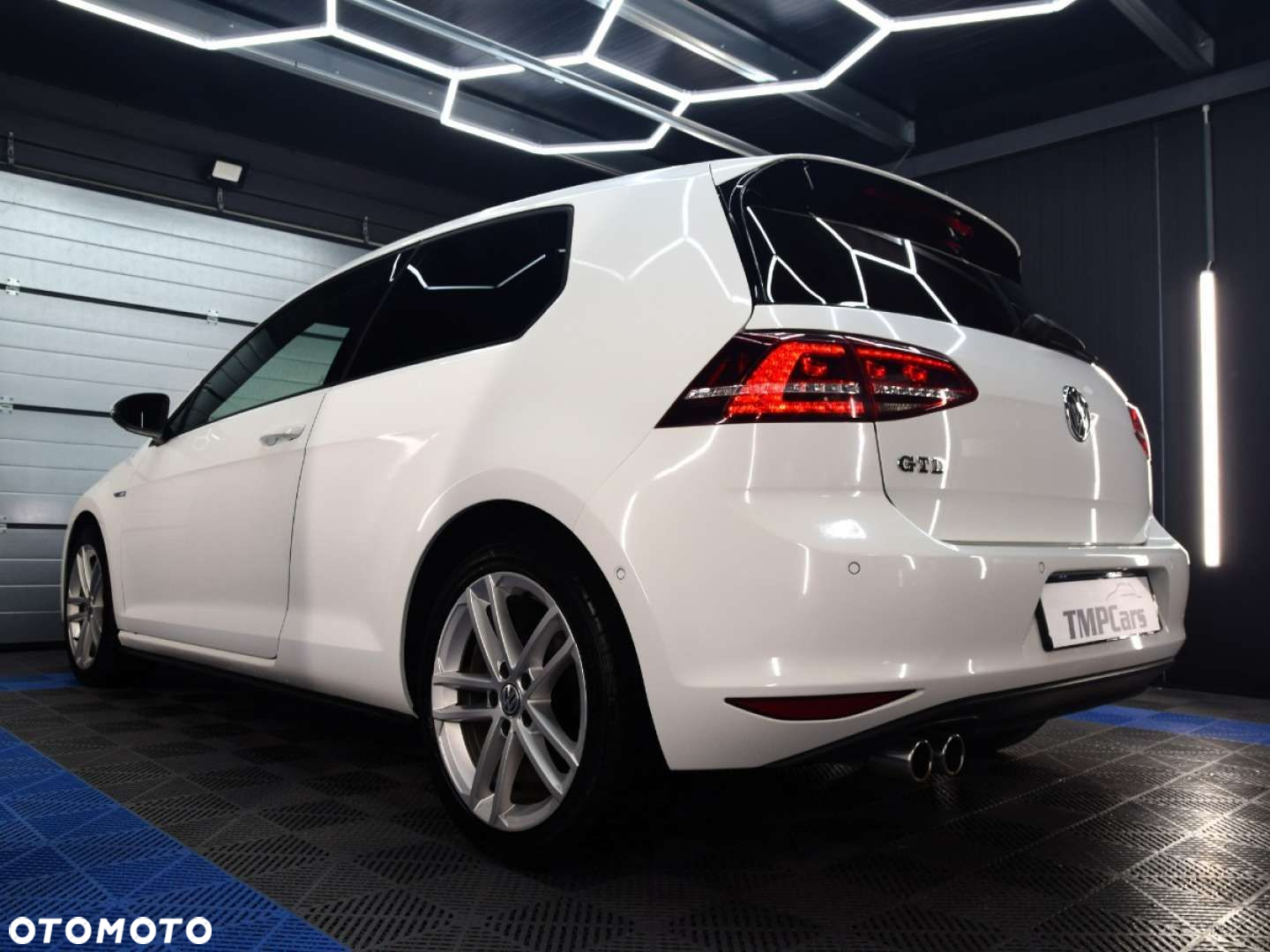 Volkswagen Golf - 5