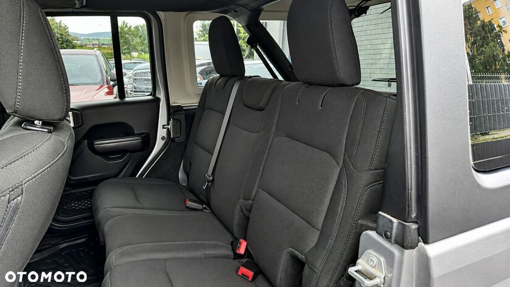 Jeep Wrangler - 13