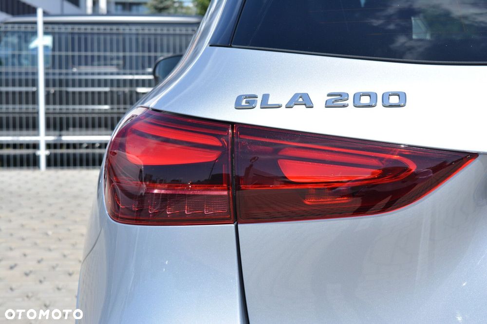 Mercedes-Benz GLA - 10