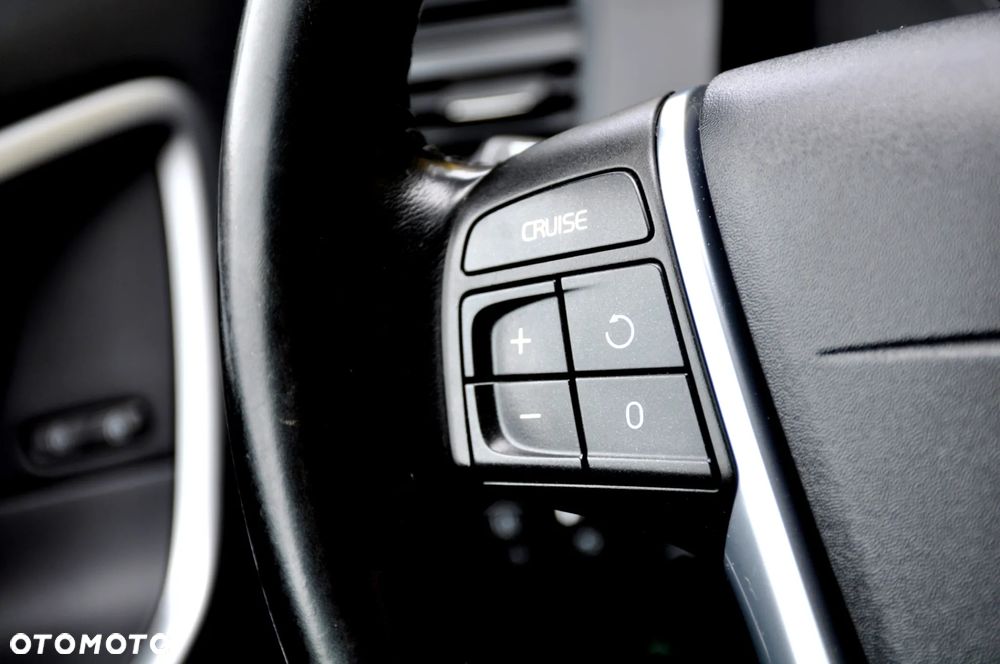 Volvo XC 60 2.4D Momentum - 28