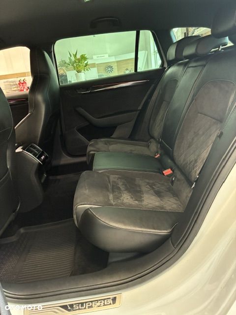 Skoda Superb 2.0 TSI Sportline DSG - 12